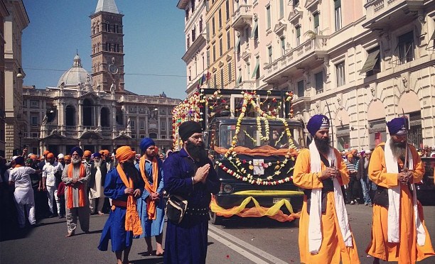24 aprile 2016 corteo Sikh attraverso alcune vie del rione