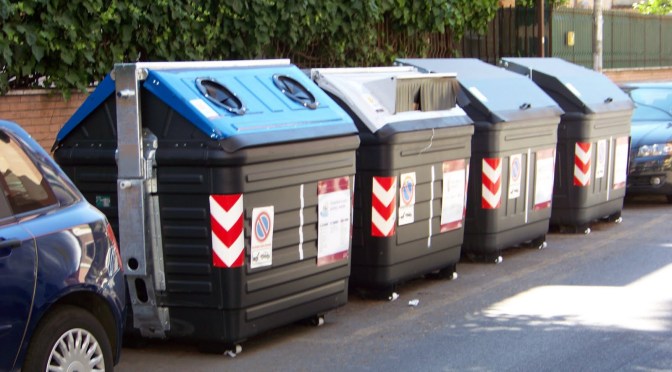 30/05/2016 Non gettate i rifiuti nei cassonetti ma teneteveli in casa !