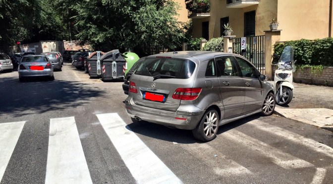 Combattere l’inciviltà, ma di tutti non solo quella degli automobilisti