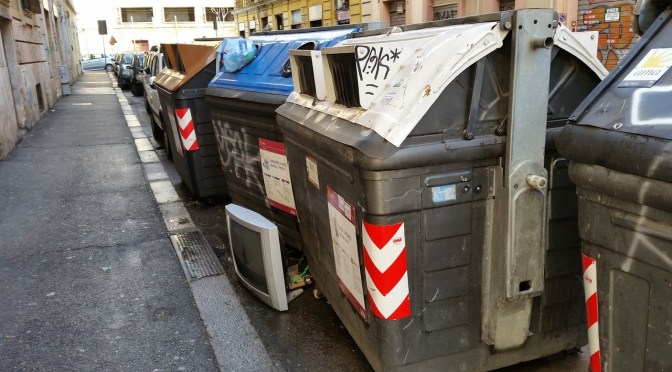 Via Bixio non solo discarica a cielo aperto ma centro operativo smaltimento rifiuti speciali