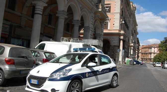 11 agosto 2017 La Polizia Locale sequestra mille borse contraffatte