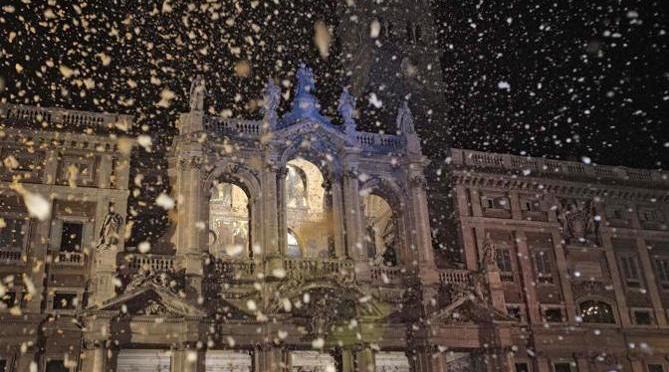 La disciplina del traffico e le deviazioni dei mezzi pubblici per la rievocazione del miracolo della neve a S. Maria Maggiore