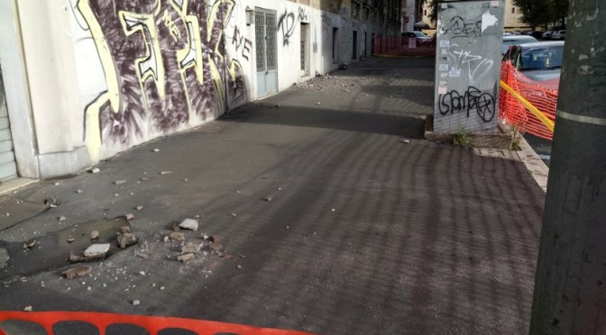 L’Esquilino cade letteralmente a pezzi!