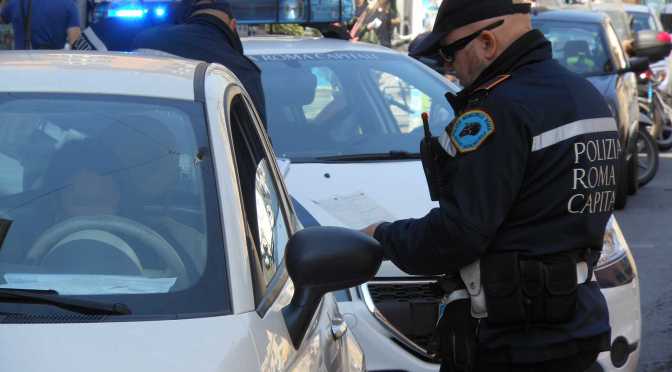 16 marzo 2018 Parco di Colle Oppio, pattuglia della Polizia Locale arresta pusher