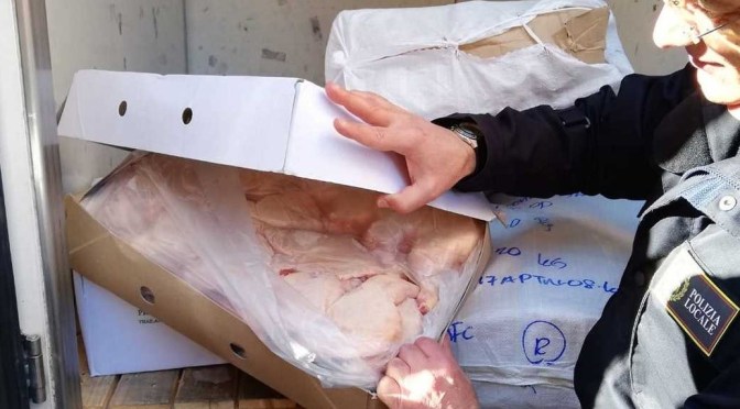 Esquilino: sequestrati 100 kg di alimenti trasportati in un furgone a temperature non a norma
