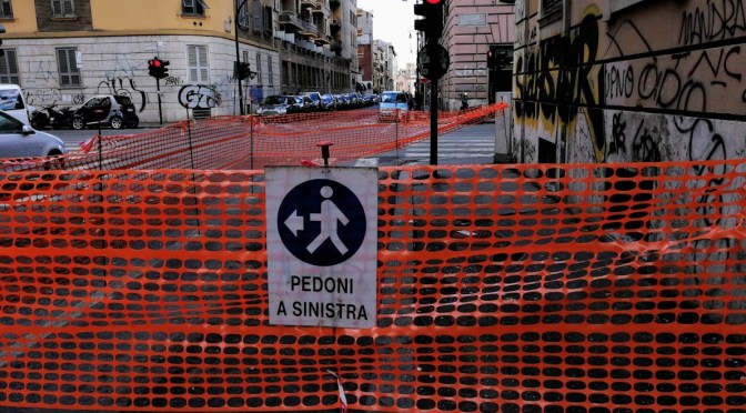 Allarme rosso per i marciapiedi dell’Esquilino: a via Bixio per poco non si è aperta una grossa voragine