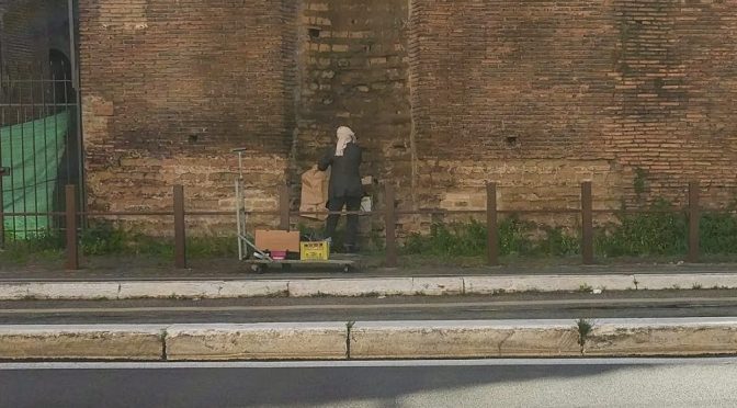 Ora basta: il Tempio di Minerva Medica sta diventando una vera e propria pattumiera!