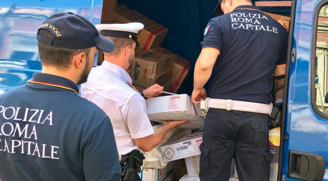 19 giugno 2019: Esquilino, 170 kg di pesce e carne sequestrati dalla Polizia Locale di Roma Capitale