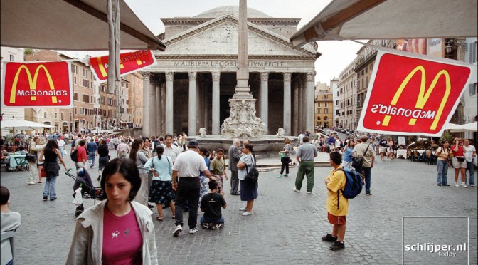 Firenze si è opposta al McDonald’s in centro A Roma, al Pantheon, tutto può diventare fast food?