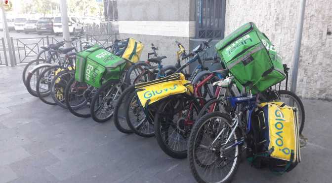 Stazione Termini: proseguono le operazioni di ripristino del decoro. Rimosse bici e contenitori per le consegne a domicilio