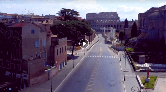 Immagini di una Roma deserta riprese dai droni