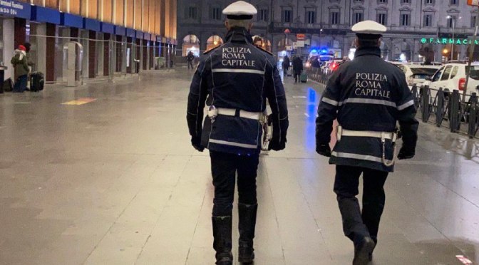 Controlli alla Stazione Termini, fermati tre furgoni: scattato il fermo dei mezzi e oltre 12mila euro di sanzioni per trasporto internazionale di merci irregolare