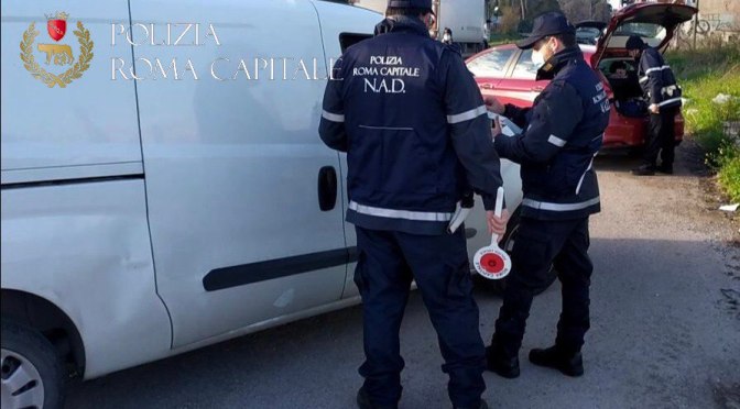 Inquinamento ambientale, operazione congiunta Polizia Locale di Roma e Napoli. Sequestrati oltre  un migliaio di sacchetti in plastica irregolari