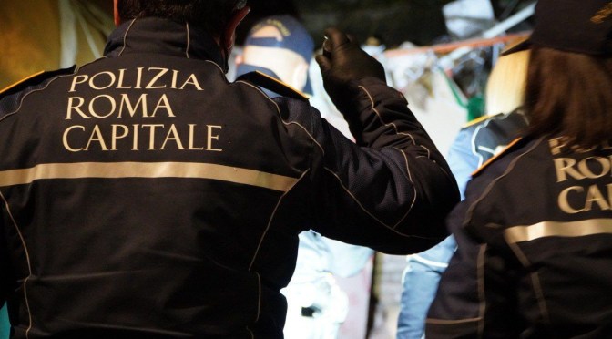 Stazione Termini, intervento all’alba della Polizia Locale. Dieci persone fermate