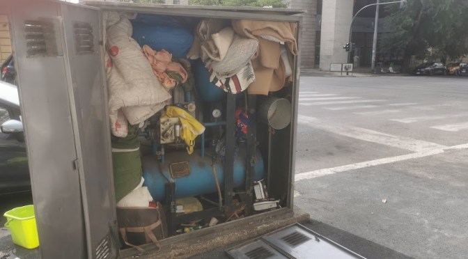 Gli armadi dei servizi all’Esquilino