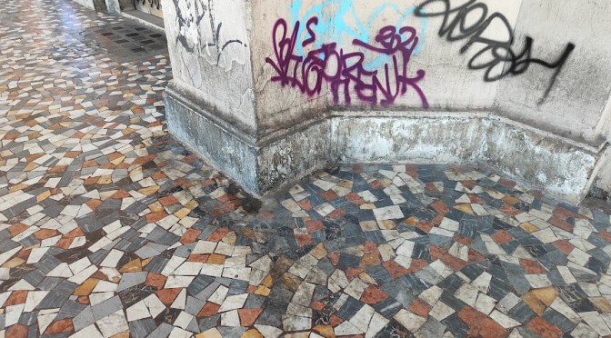 Anche se a fine legislatura il degrado di Piazza Vittorio approda al Senato della Repubblica Italiana