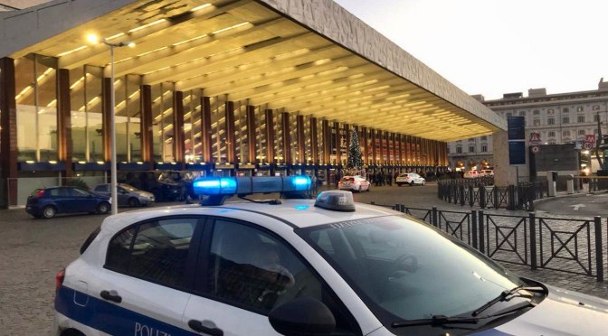 Stazione Termini, Polizia Locale sventa due furti in poche ore. Uno dei responsabili rintracciato grazie al gps di un iPad.