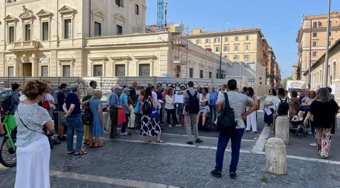 24/7/25 Il flash mob dinanzi alla ex Zecca di Stato organizzato per contestare il cambio di destinazione d’uso da Centro Culturale a sede di uffici