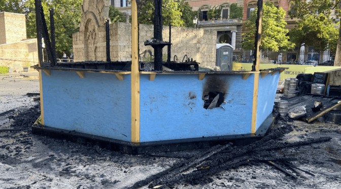 24/7/25 Comunicato stampa dell’ANEC Lazio relativo all’incendio che ha distrutto il chiosco nel giardino di Piazza Vittorio