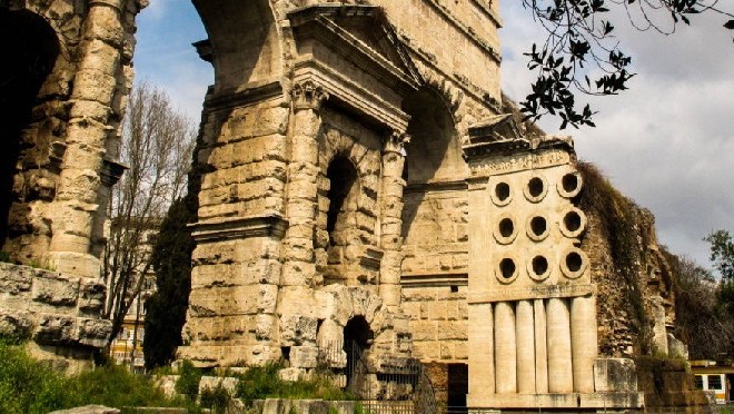 Immagini dall’Esquilino per i turisti e per chi ancora non lo conosce o lo conosce poco