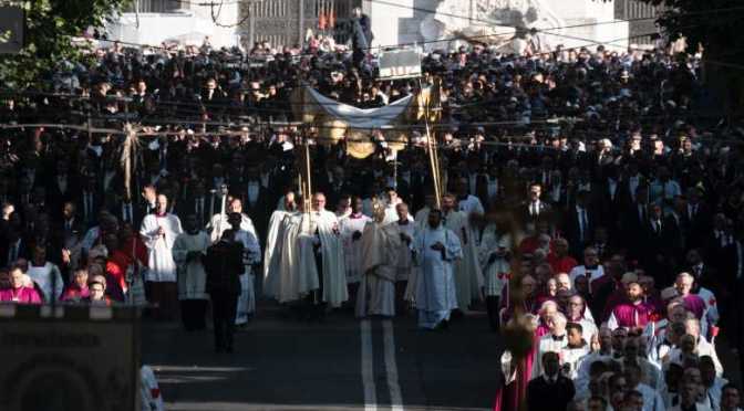 7/6/26 Processione per il Corpus Domini da San Giovanni a Santa Croce in Gerusalemme. I divieti e le deviazioni dei mezzi pubblici